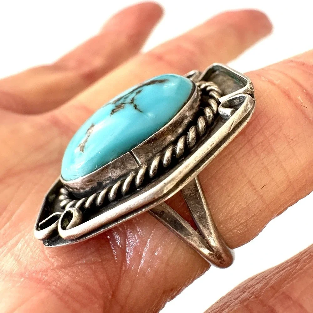 Old Unique Navajo Turquoise Ring Sz 7 Sterling VTG 7.8g Dark Patina Handmade VTG